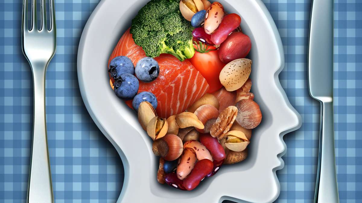 EATING FOR BRAIN HEALTH eating well STAY SHARP mind diet MEMORY FOOD  fitness