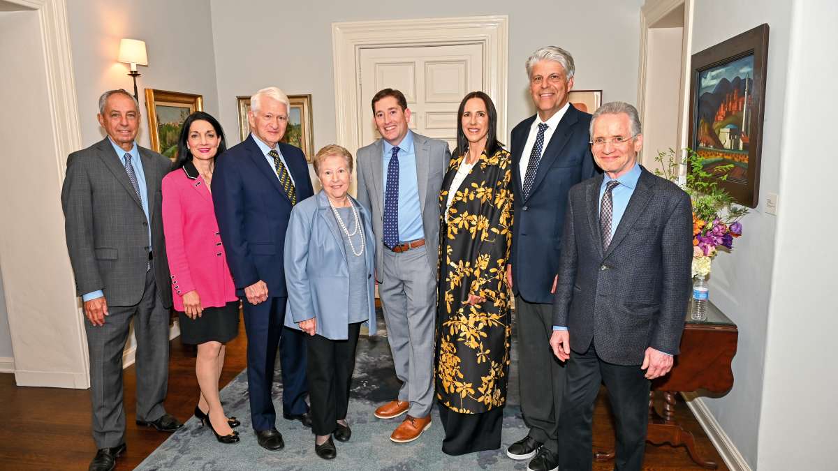 UCLA Honors the Nancy and Jonathan Glaser Family for Endowed Chair